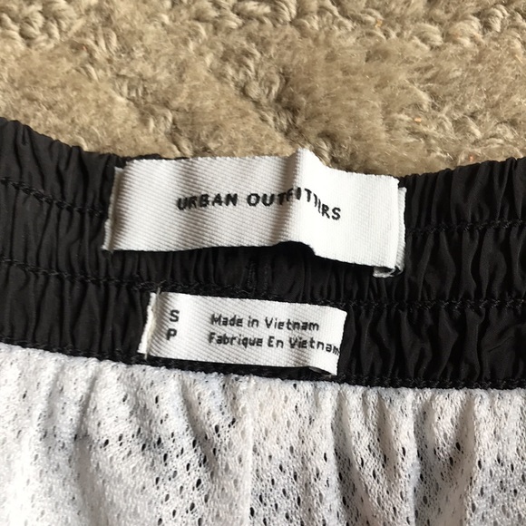 URBAN OUTFITTERS S Black & White Parachute Track Pants Patterned Wind Pant - Picture 5 of 9